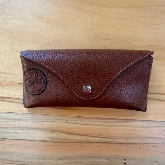 Ray Ban Clubmaster Classic Polished Tortoise on Gold - Picture 7 of 7